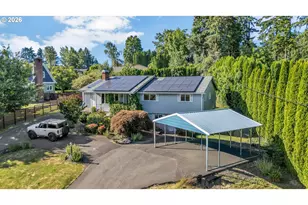 8025 SW Schiller Rd, Portland, OR 97225 - Photo 2