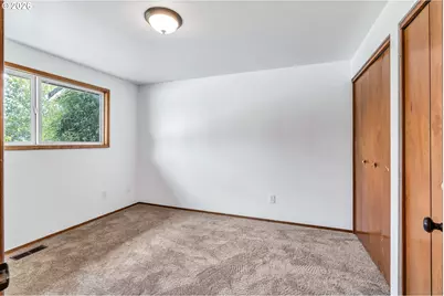 8025 SW Schiller Rd, Portland, OR 97225 - Photo 24