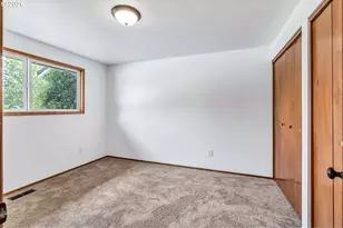 8025 SW Schiller Rd, Portland, OR 97225 - Photo 24