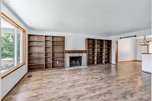 8025 SW Schiller Rd, Portland, OR 97225 - Photo 6