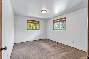 8025 SW Schiller Rd, Portland, OR 97225 - Photo 22