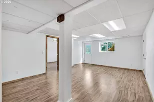 8025 SW Schiller Rd, Portland, OR 97225 - Photo 30