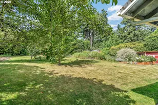8025 SW Schiller Rd, Portland, OR 97225 - Photo 42