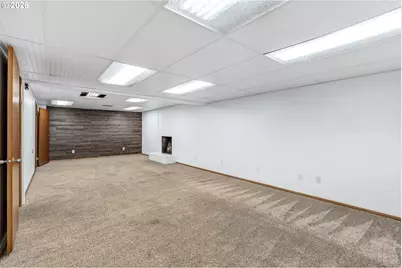 8025 SW Schiller Rd, Portland, OR 97225 - Photo 26
