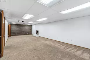 8025 SW Schiller Rd, Portland, OR 97225 - Photo 26