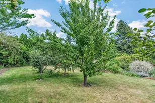 8025 SW Schiller Rd, Portland, OR 97225 - Photo 44