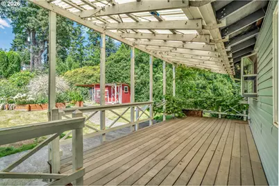 8025 SW Schiller Rd, Portland, OR 97225 - Photo 40