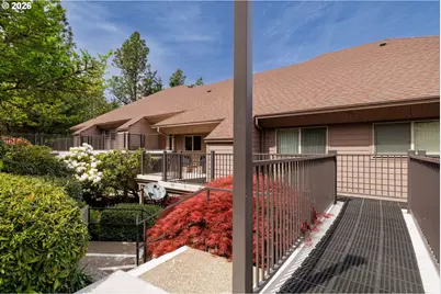 79 Rockridge Dr, Eugene, OR 97405 - Photo 2