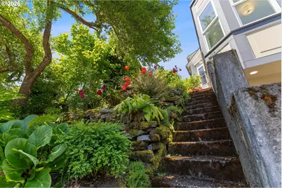 7608 S Hood Ave, Portland, OR 97219 - Photo 34