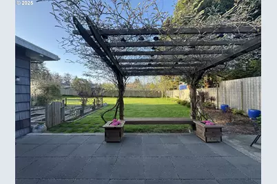 1149 Juniper Ave, Coos Bay, OR 97420 - Photo 36