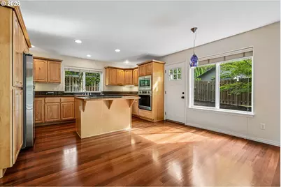9567 SW Spring Crest Dr, Portland, OR 97225 - Photo 18