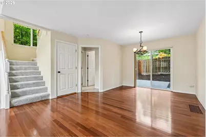 9567 SW Spring Crest Dr, Portland, OR 97225 - Photo 6