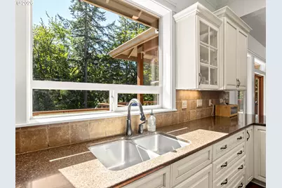 8755 SE Kingswood Way, Damascus, OR 97089 - Photo 8