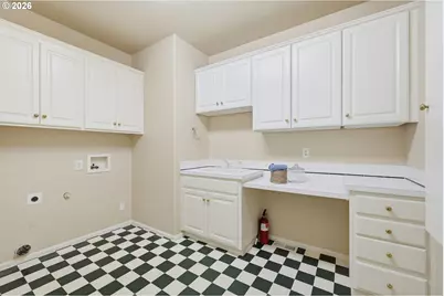 3325 Park Hills Dr, Eugene, OR 97405 - Photo 14