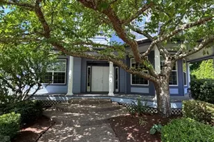 3325 Park Hills Dr, Eugene, OR 97405 - Photo 2