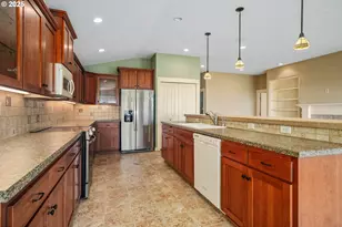 736 SE St Andrews Ln, Dallas, OR 97338 - Photo 24