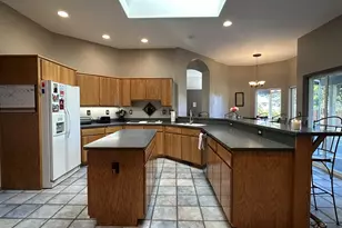 251 Martha Dr, Winchester, OR 97495 - Photo 8