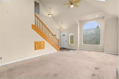 4467 Melody Ln, Roseburg, OR 97471 - Photo 4