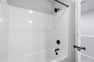 3155 NE 117th Ave, Portland, OR 97220 - Photo 32