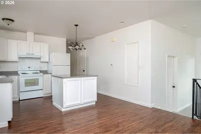 12106 SE Market St, Portland, OR 97216 - Photo 22