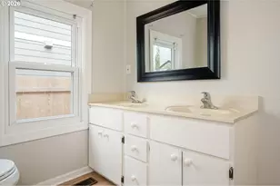 12106 SE Market St, Portland, OR 97216 - Photo 12