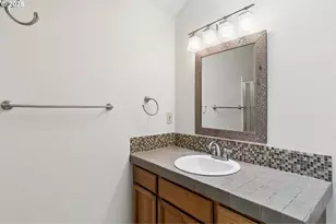 9350 SW Julia Pl, Tigard, OR 97224 - Photo 20