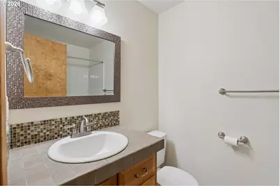 9350 SW Julia Pl, Tigard, OR 97224 - Photo 16