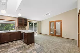 9350 SW Julia Pl, Tigard, OR 97224 - Photo 12
