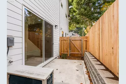 9704 SW 54th Ave, Portland, OR 97219 - Photo 12