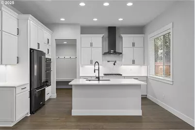 15221 SE Towers Ter, Milwaukie, OR 97267 - Photo 10