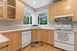 16096 SE Flavel Dr, Portland, OR 97236 - Photo 14