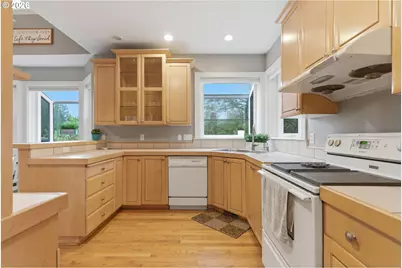 16096 SE Flavel Dr, Portland, OR 97236 - Photo 16