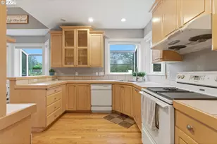 16096 SE Flavel Dr, Portland, OR 97236 - Photo 16