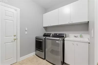16096 SE Flavel Dr, Portland, OR 97236 - Photo 6