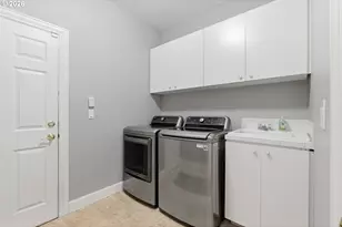 16096 SE Flavel Dr, Portland, OR 97236 - Photo 6