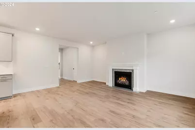 381 W Maple St, Washougal, WA 98671 - Photo 8