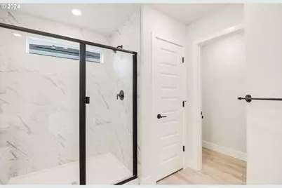 381 W Maple St, Washougal, WA 98671 - Photo 12