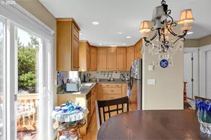 935 Hemlock St, Florence, OR 97439 - Photo 14