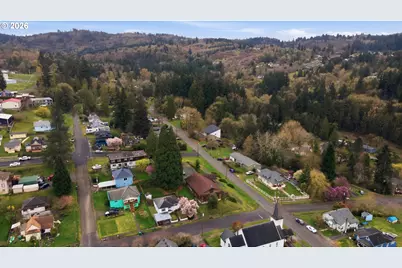 407 E 2nd St, Rainier, OR 97048 - Photo 6