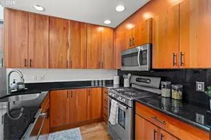 1009 NW Hoyt St, Portland, OR 97209 - Photo 18