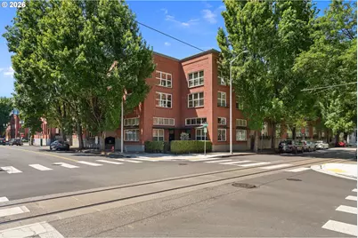 1009 NW Hoyt St #201, Portland, OR 97209 - Photo 2