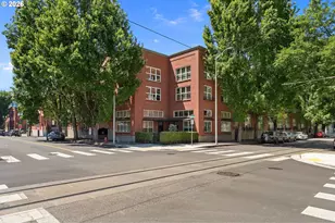 1009 NW Hoyt St, Portland, OR 97209 - Photo 2
