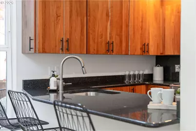 1009 NW Hoyt St #201, Portland, OR 97209 - Photo 20