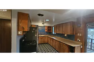 2919 SE 175th Pl, Portland, OR 97236 - Photo 2