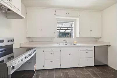 1501 E St, Springfield, OR 97477 - Photo 14