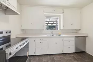 1501 E St, Springfield, OR 97477 - Photo 14