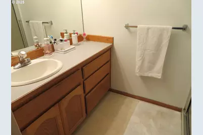 1740 NE Darby St, Hillsboro, OR 97124 - Photo 22