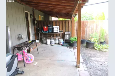 1740 NE Darby St, Hillsboro, OR 97124 - Photo 36
