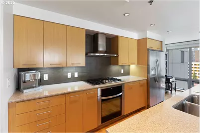1260 NW Naito Pkwy #807B, Portland, OR 97209 - Photo 6