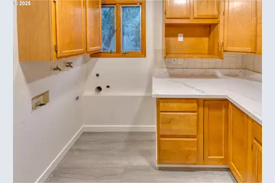 10525 SW 63rd Dr, Portland, OR 97219 - Photo 30